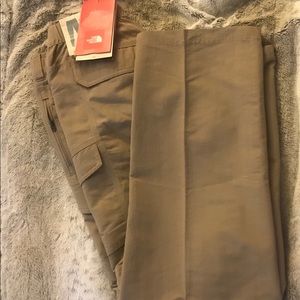 North face Pants/shorts size M (34/30)